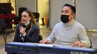 Karanlık dünyaları müzikle aydınlanıyor