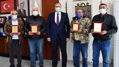 İznik Belediyesi’nde 4 personel hizmet sürelerinin dolmasıyla birlikte emekliye ayrıldı