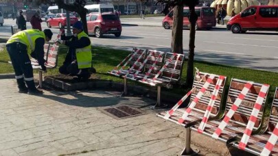 Sakarya'da oturma alanları şeritlerle kapatılıyor
