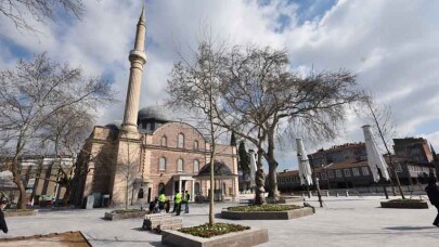 Zağnos Paşa Camisi’nde tarihi meydan ortaya çıkıyor