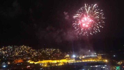 Bursa'da havai fişekli kutlama