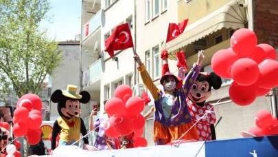 Kocaeli Şehir Tiyatroları çocuklara bayram havası yaşattı