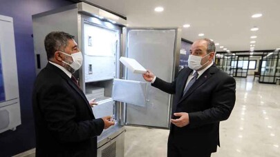 140 bin dozdan fazla aşıyı saklayabilecek buzdolabı üretildi