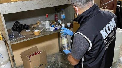 İstanbul'da 2 Bin 162 Litre Sahte İçki Ele Geçirildi