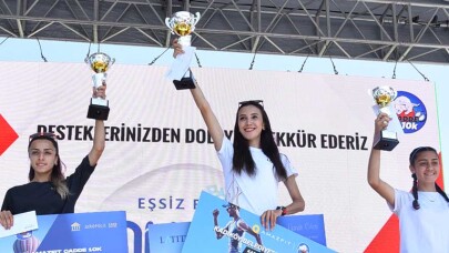 Kadıköy Cadde 10K koşusunun kazananları belli oldu