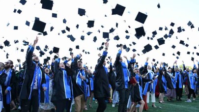 Sakarya Üniversitesinden İlk Yüz Yüze Mezuniyet