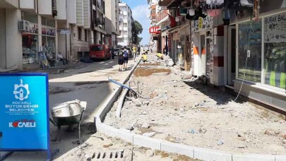 Karamürsel İnönü ve Atatürk Caddeleri yenileniyor
