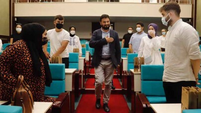 Başkan Öztekin'den Üniversitelilere: ''İş Sahada Öğrenilir''