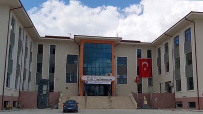 Adapazarı Prof. Dr. Tansu Çiller Mesleki ve Teknik Anadolu Lisesi Yeni Binasına Taşındı