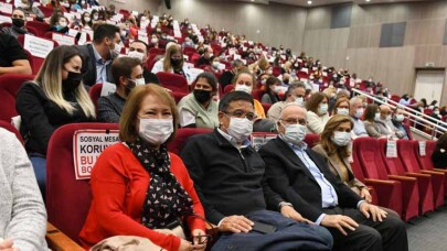 “Plastik Aşklar” Oyunu Çanakkalelilerle Buluştu