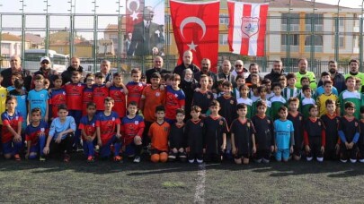 Özgür Aksoy, futbol turnuvası ile anılıyor