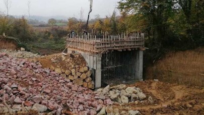 İzmit Eseler köyüne menfez yapılıyor