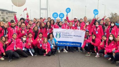 Derslerini İstanbul Maratonu’nda işlediler