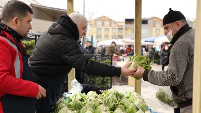 Belediye marulu piyasa fiyatının yarısına satıyor