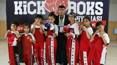 Kick Boks’un şampiyonları Kocaeli’de vitrine çıktı