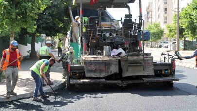 Şehit Oktay Kaya Caddesi’ne son kat asfalt seriliyor