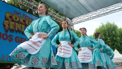 Türk dünyası çocukları şenlikte buluştu