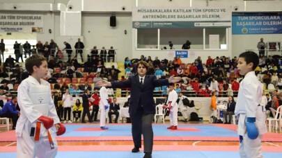 SAKARYA'DA GAFFAR OKKAN’I ANMA ETKİNLİKLERİ KARATE TURNUVASI İLE SON BULDU