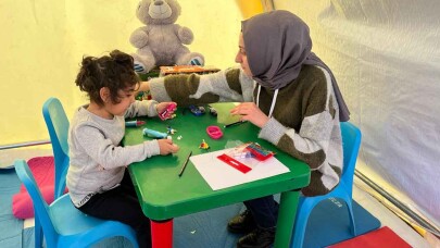 Depremi yaşayan çocuklar için ‘’oyun en iyi ilaçtır’’