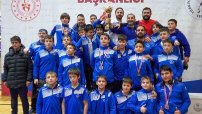 Kocaeli Kağıtspor’un madalya avcısı yıldızları