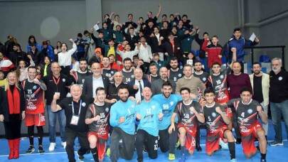 Zorlu maçın galibi Nilüfer Belediyespor