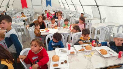 Küçük Depremzedelere Erken İftar