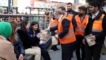 Bakan Varank Kâğıthane'de esnaf ve vatandaşlarla buluştu