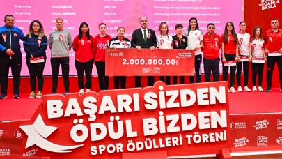 Bursa'da Sporun Yıldızlarına Ödül Yağdı