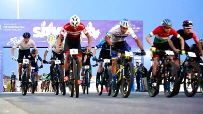 Dünyanın tek gece yarışı nefes kesti: Bike Fest heyecanı tırmanıyor