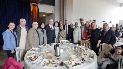 Kocaeli’de Ebeler ve Hemşireler Haftası kutlandı