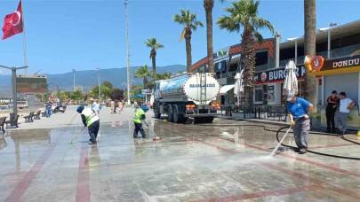 Balıkesir'de sahiller tatilcileri bekliyor