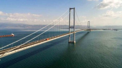 Osmangazi Köprüsü bir günde 111 bin 770 araç geçişi ile rekor kırdı