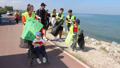 Yalova Sahil Bandından 1 Ton Katı Atık Toplandı