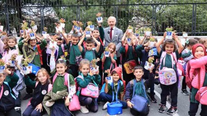 Bayrampaşa’da okullar begonya ile renklendi