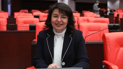 AK Parti Çanakkale’de Jülide İskenderoğlu’nu aday gösterdi