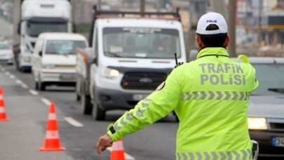 Trafik İdari Para Cezalarının İndirimli Ödeme Süresi Bir Aya Uzatıldı