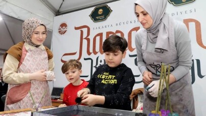 Sakarya 11 ayın sultanı Ramazan’ın huzurunu bu sokakta hissediyor