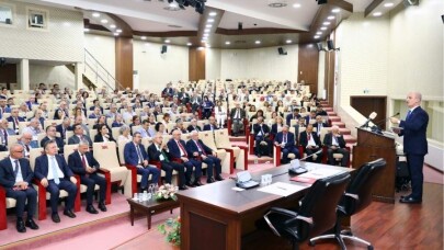 İstihdamla bağı azalan programların kontenjanlarını kademeli olarak azaltılacak