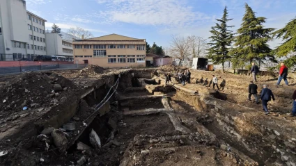 Tophane Mesleki ve Teknik Anadolu Lisesi’nde Kazı Çalışmaları Devam Ediyor