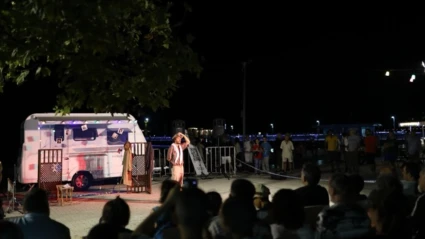 “Karavan Tiyatro“ Bursalılarla buluştu