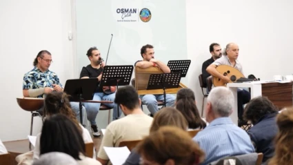 Serdivan'da Türk Müziği Korosu güz dönemine keyifli bir başlangıç yaptı
