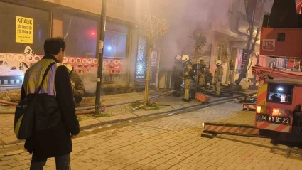 Zeytinburnu’nda gece saatlerinde hareketli dakikalar: Tekstil atölyesindeki yangın paniğe yol açtı