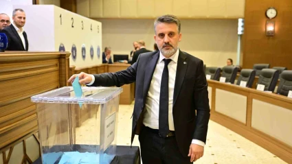 Büyükşehir’in başkanvekili 61 oyla Şahin Biba oldu