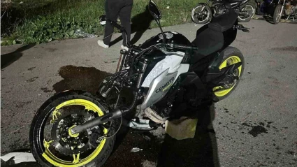 Akrobatik hareketler yapan iki motosiklet çarpıştı: 2 yaralı