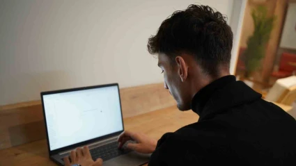 "Yapay zekanın tesellisi tehlike saçıyor, muhakeme yeteneğini bloke ediyor"