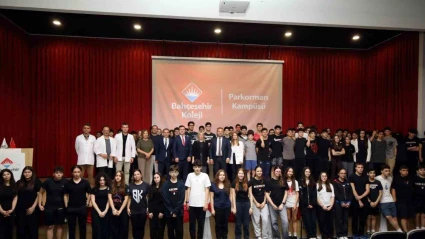 Rektör Özkan’dan lise öğrencileriyle ufuk açıcı sohbet