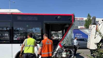 Başkentte EGO otobüsü kaza yaptı: 1 ölü, 9 yaralı