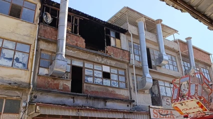 Mobilya imalathanesinde korkutan yangın