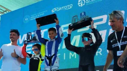 5 yaşındaki sporcu Türkiye Süpermoto Şampiyonası’nda şampiyonluğa ulaştı