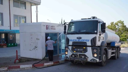 Duraklarda temizlik ve yıkama çalışması yapıldı